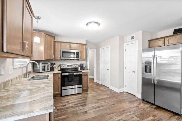1072 Dublin Dr, Clarksville, TN 37042