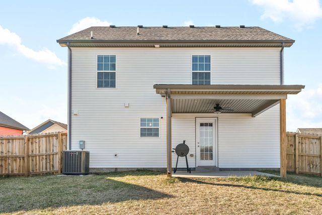 1072 Dublin Dr, Clarksville, TN 37042