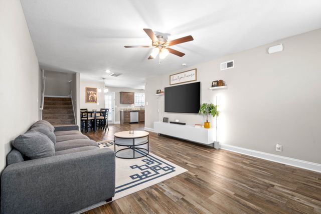 1072 Dublin Dr, Clarksville, TN 37042