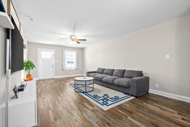 1072 Dublin Dr, Clarksville, TN 37042