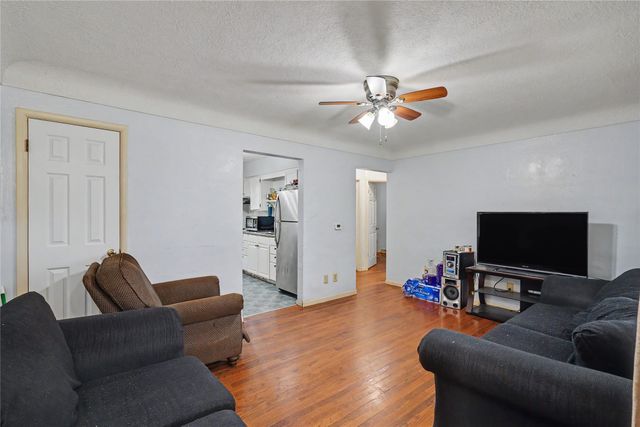 1000 Hoffman Avenue, Des Moines, IA 50316