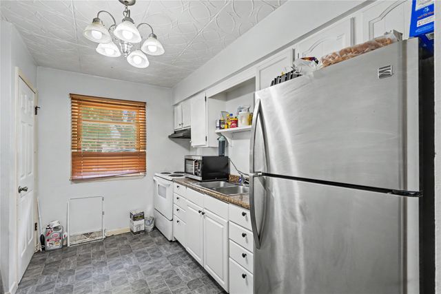 1000 Hoffman Avenue, Des Moines, IA 50316