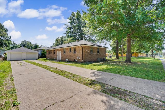1000 Hoffman Avenue, Des Moines, IA 50316