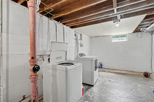 1000 Hoffman Avenue, Des Moines, IA 50316