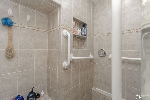 1372 Laurelhurst Drive, Temperance, MI 48182