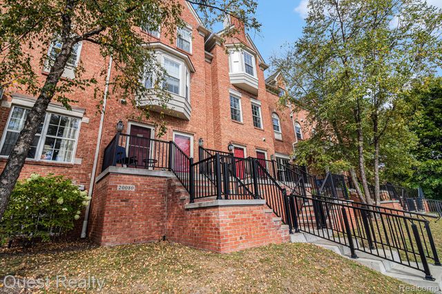 20082 Rodeo Court 8, Southfield, MI 48075