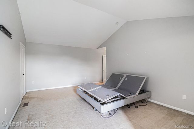 20082 Rodeo Court 8, Southfield, MI 48075