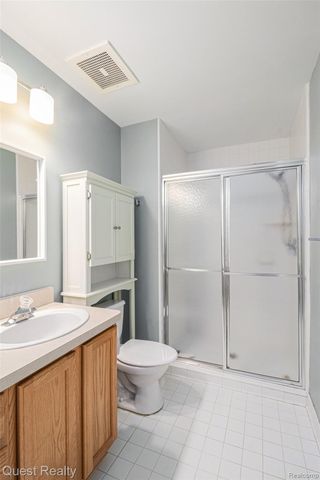 20082 Rodeo Court 8, Southfield, MI 48075