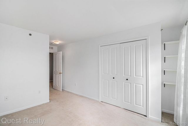 20082 Rodeo Court 8, Southfield, MI 48075