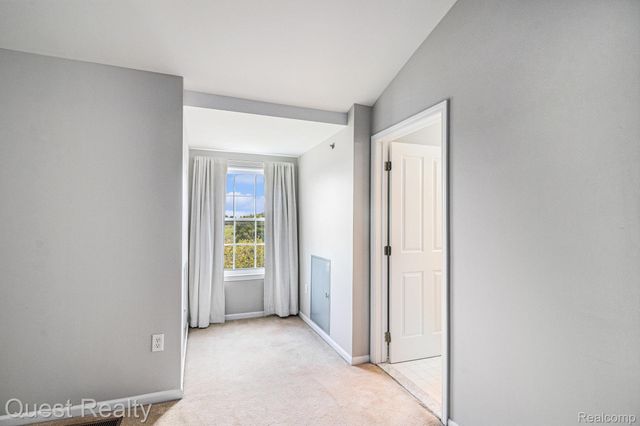 20082 Rodeo Court 8, Southfield, MI 48075