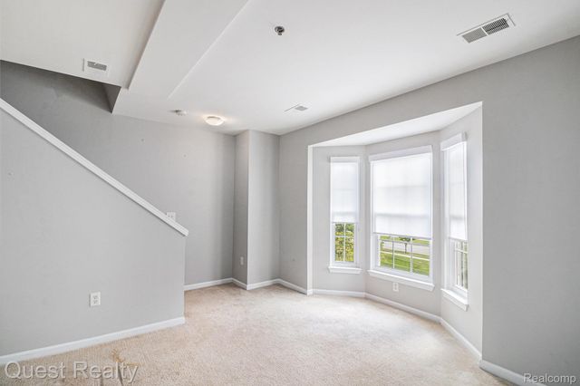 20082 Rodeo Court 8, Southfield, MI 48075