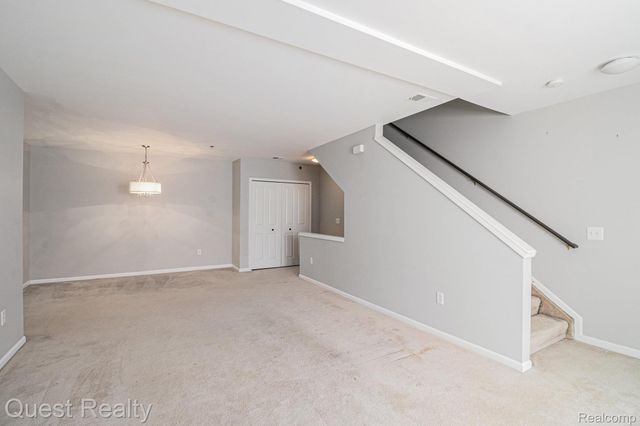 20082 Rodeo Court 8, Southfield, MI 48075