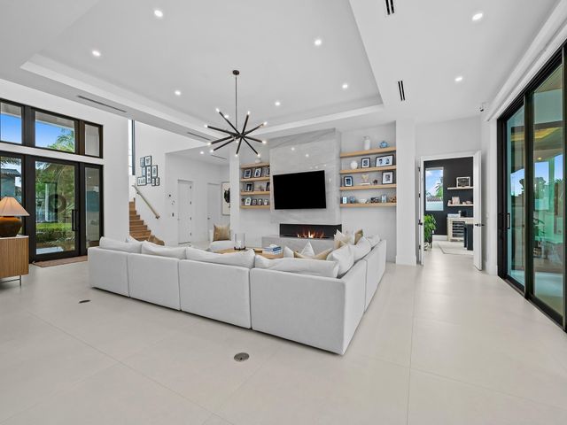 2420 NE 48th Street, Lighthouse Point, FL 33064