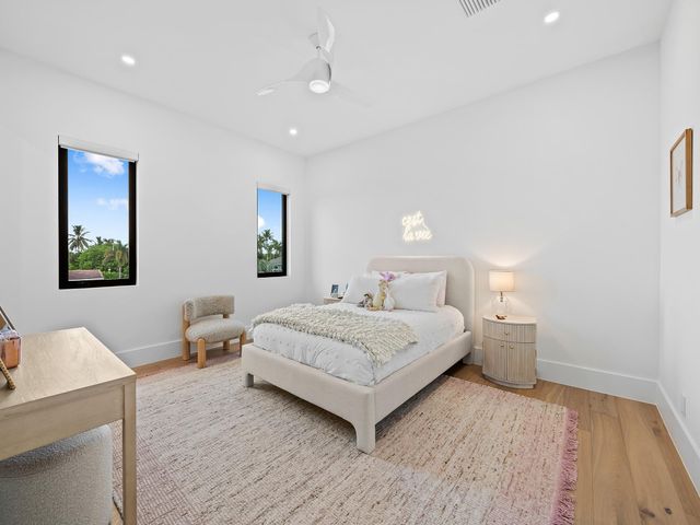 2420 NE 48th Street, Lighthouse Point, FL 33064