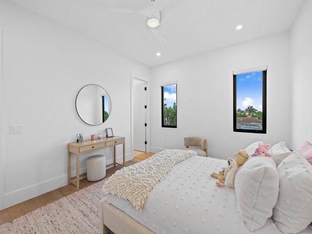 2420 NE 48th Street, Lighthouse Point, FL 33064