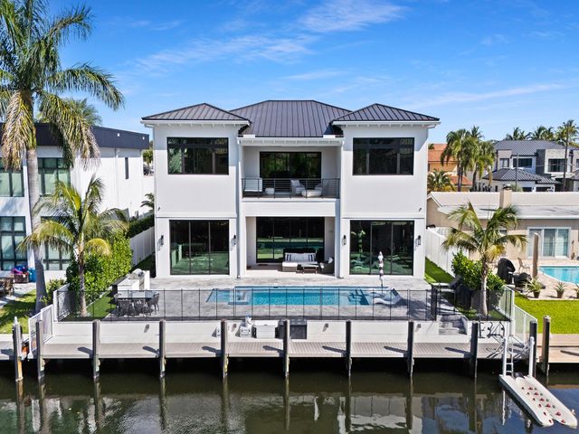 2420 NE 48th Street, Lighthouse Point, FL 33064