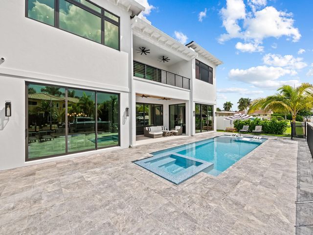 2420 NE 48th Street, Lighthouse Point, FL 33064