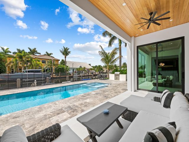 2420 NE 48th Street, Lighthouse Point, FL 33064