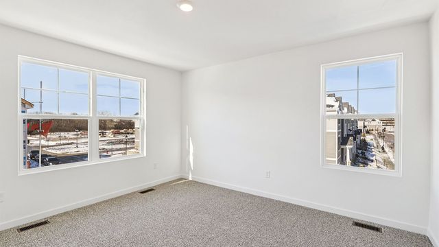 551 Yosemite Way, Mundelein, IL 60060