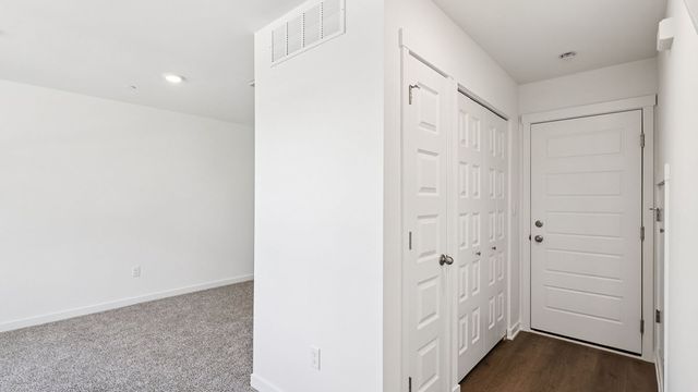 551 Yosemite Way, Mundelein, IL 60060