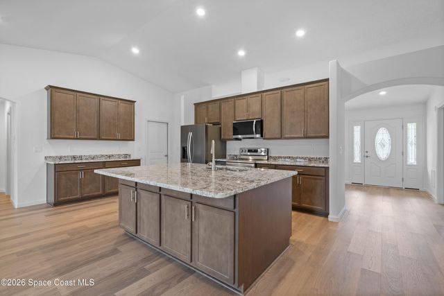 1098 Carthage Avenue NW, Palm Bay, FL 32907