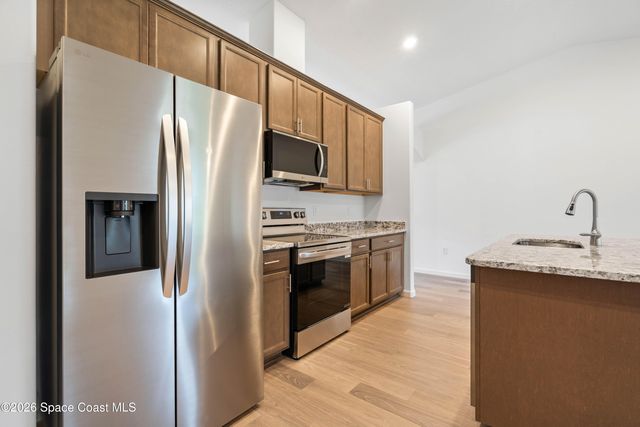 1098 Carthage Avenue NW, Palm Bay, FL 32907