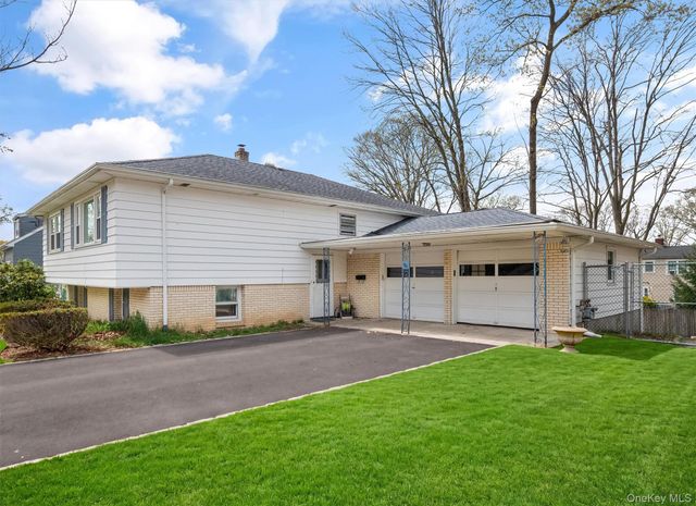 11 Willow Drive, Suffern, NY 10901