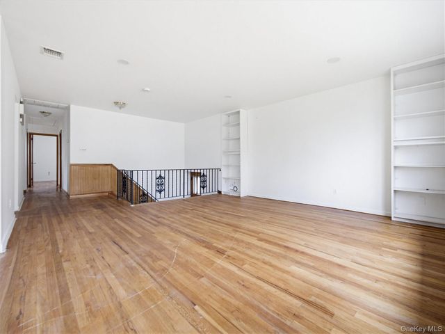 11 Willow Drive, Suffern, NY 10901