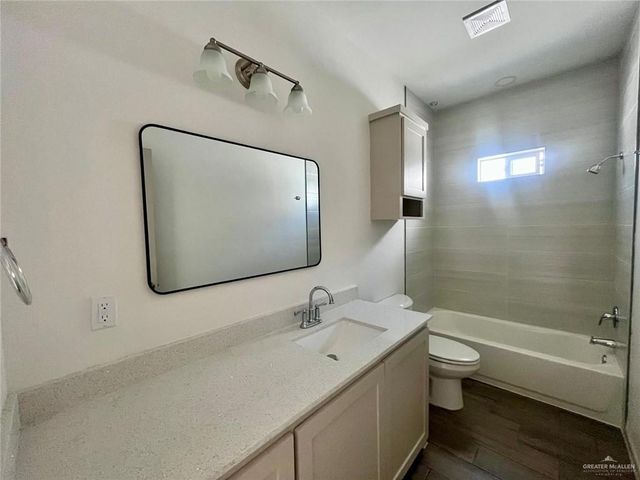 1121 Shavano Drive 1, Edinburg, TX 78541