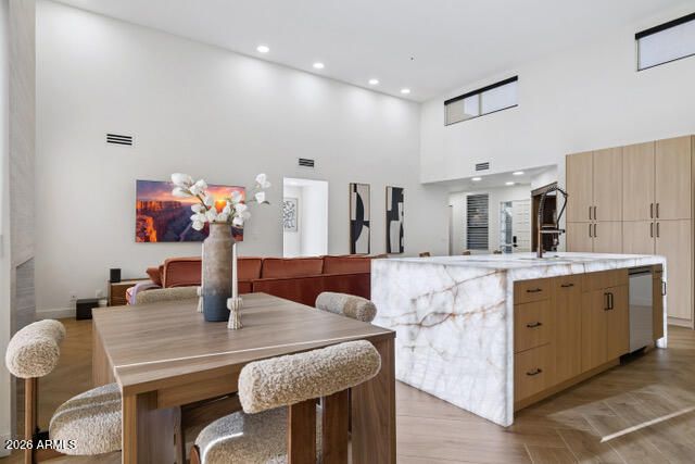 25555 N WINDY WALK Drive 77, Scottsdale, AZ 85255