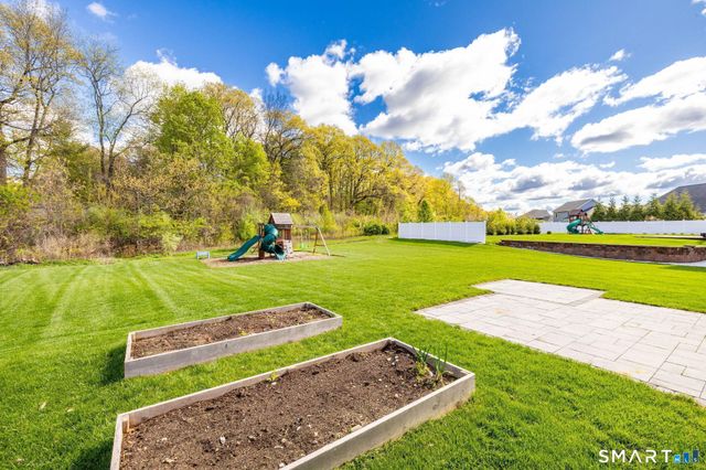 173 Willow Creek Lane, Southington, CT 06489
