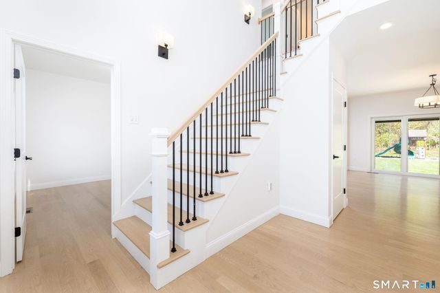 173 Willow Creek Lane, Southington, CT 06489