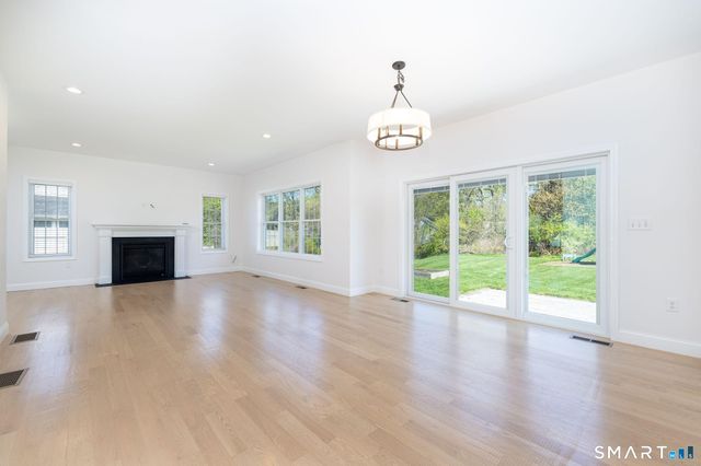173 Willow Creek Lane, Southington, CT 06489