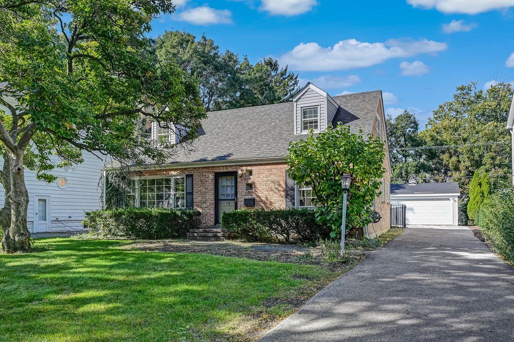 18 Oxford Avenue, Clarendon Hills, IL 60514 — photo 2