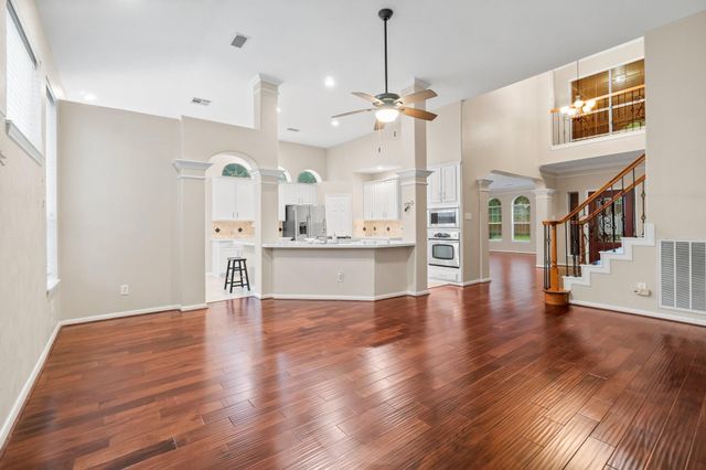 83 Terraglen Drive, The Woodlands, TX 77382