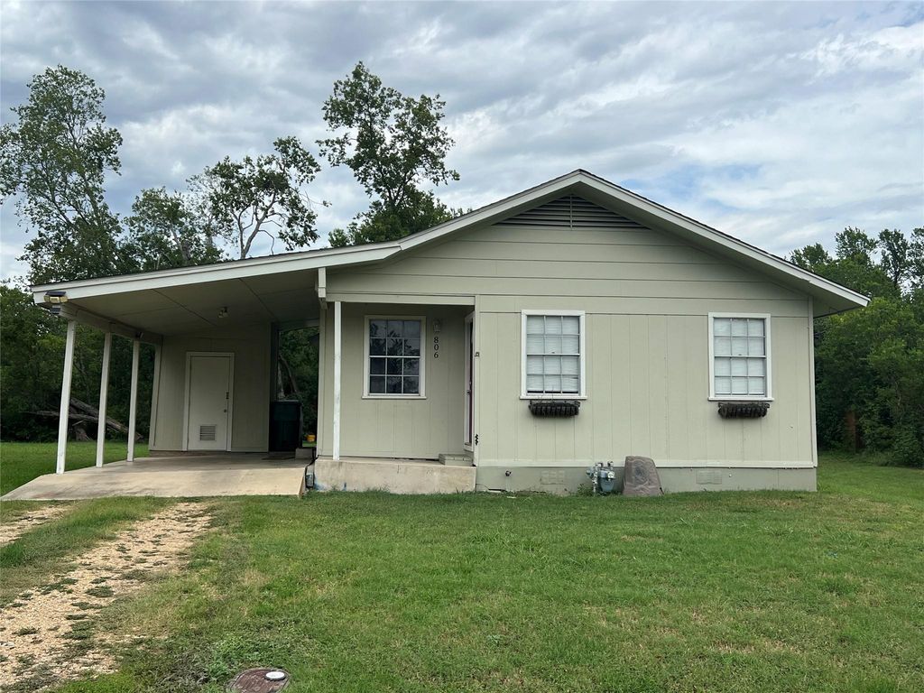 806 W 8th ST, Taylor, TX 76574