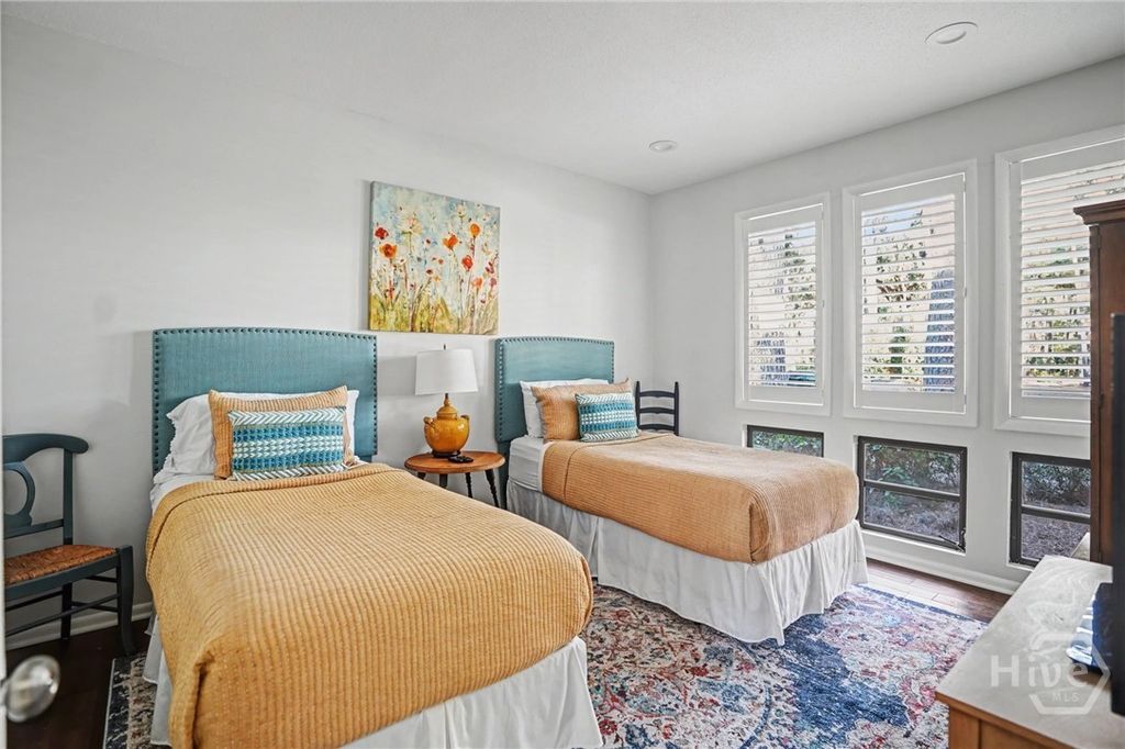 Image 10 of property listing at 10 Dame Kathryn Drive, Savannah, GA 31411