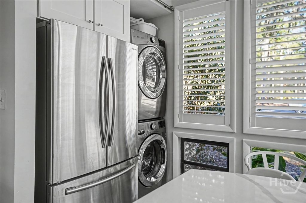 Image 13 of property listing at 10 Dame Kathryn Drive, Savannah, GA 31411