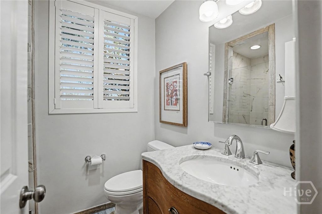 Image 14 of property listing at 10 Dame Kathryn Drive, Savannah, GA 31411