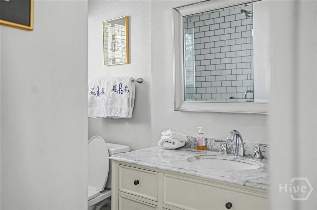 Image 20 of property listing at 10 Dame Kathryn Drive, Savannah, GA 31411