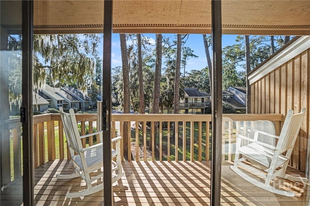 Image 26 of property listing at 10 Dame Kathryn Drive, Savannah, GA 31411