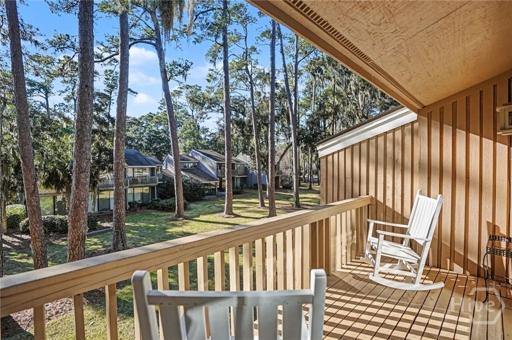 Image 27 of property listing at 10 Dame Kathryn Drive, Savannah, GA 31411