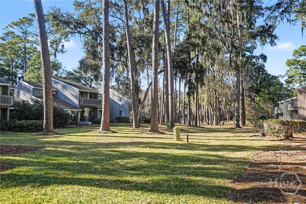 Image 30 of property listing at 10 Dame Kathryn Drive, Savannah, GA 31411