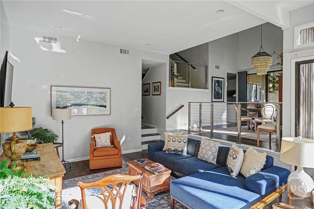 Image 5 of property listing at 10 Dame Kathryn Drive, Savannah, GA 31411