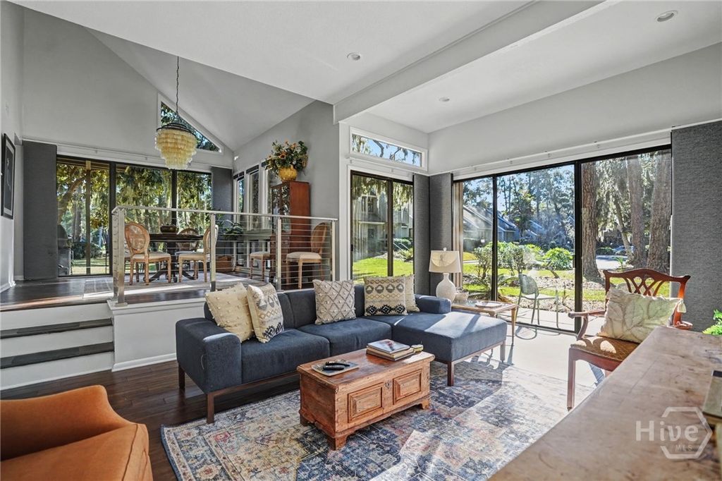 Image 6 of property listing at 10 Dame Kathryn Drive, Savannah, GA 31411