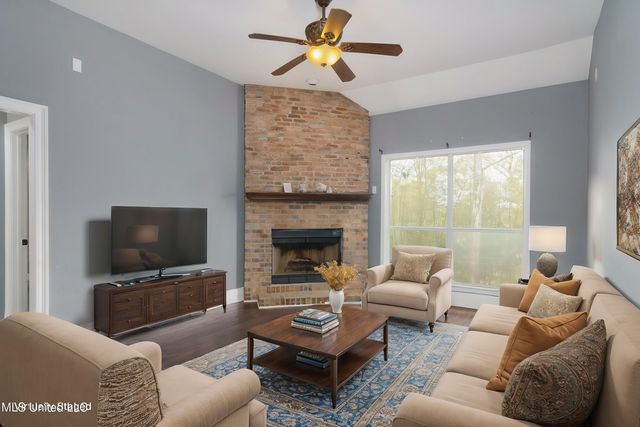 12 Chalmett Place, Hattiesburg, MS 39402