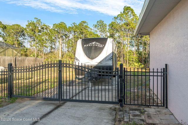 5025 Fawn Lake Boulevard, Mims, FL 32754