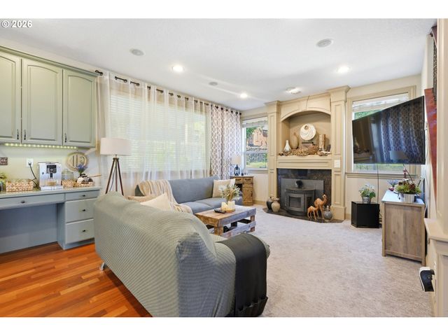 1935 E FORBES Ct, La Center, WA 98629