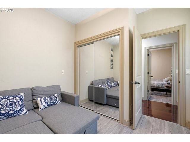 1935 E FORBES Ct, La Center, WA 98629
