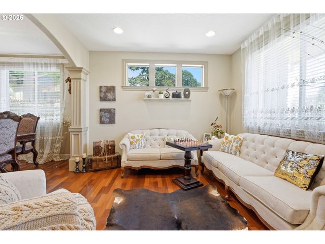 1935 E FORBES Ct, La Center, WA 98629